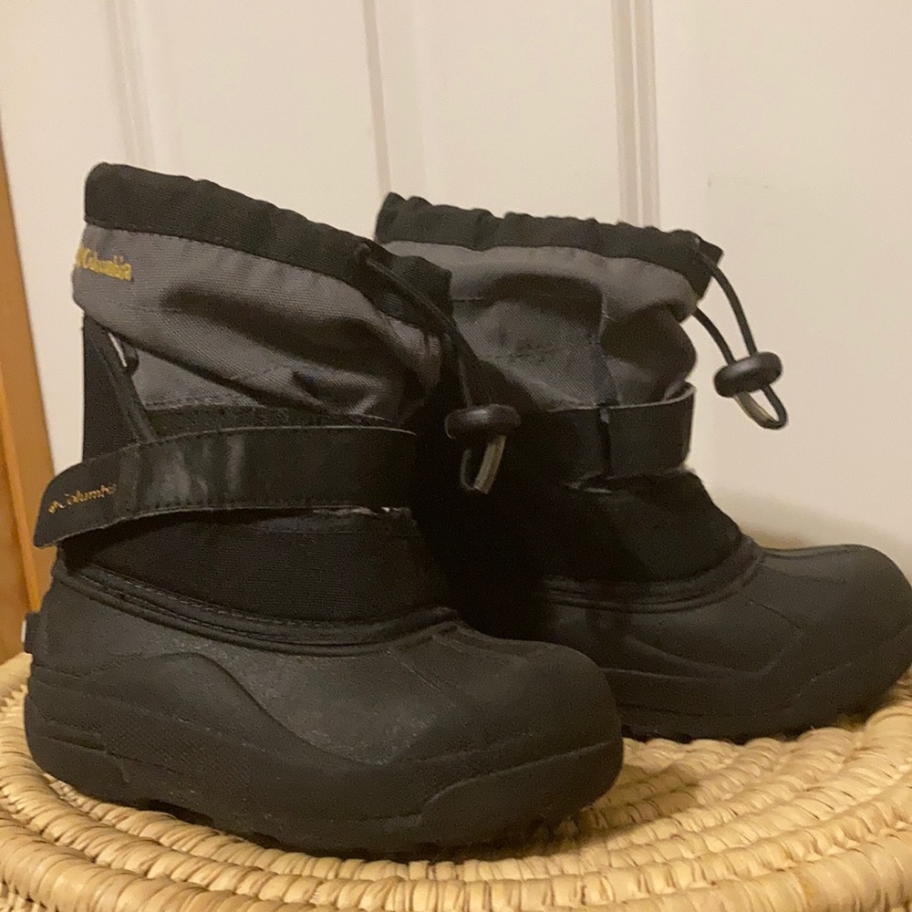 Columbia Boys Boot -size11